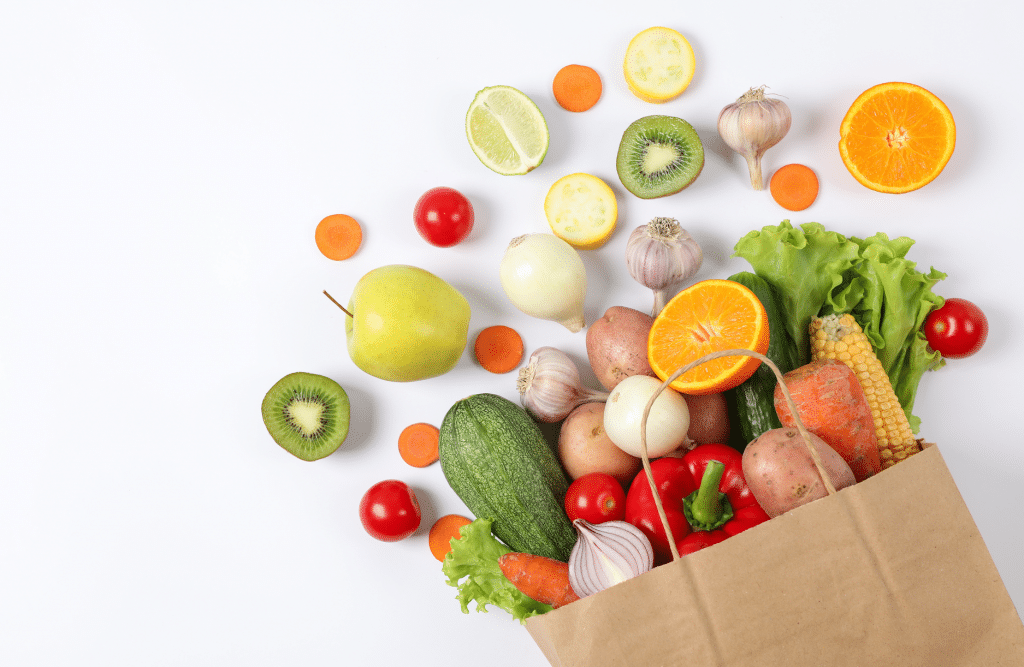 vitamines in voeding zoals groenten en fruit.