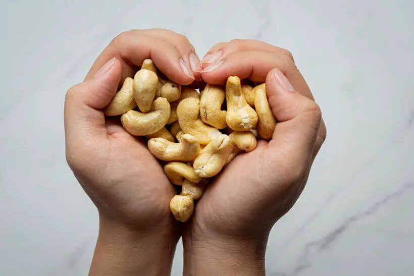 Cashewnoten-zijn-lekkere-en-gezonde-noten