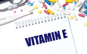 Teveel-vitamine-E-kan-nare-bijwerkingen-veroorzaken