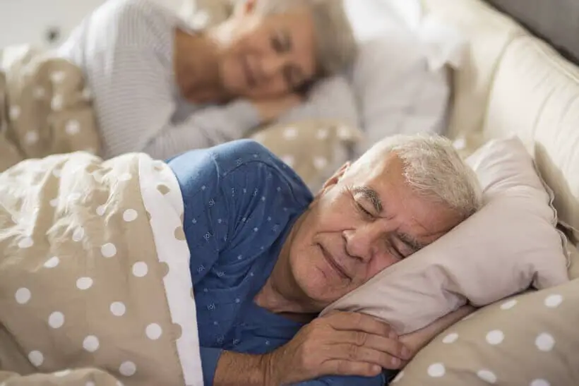 Oudere-mensen-hebben-de-minste-slaap-nodig