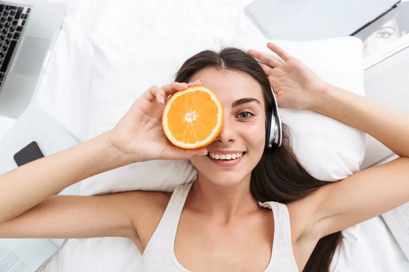 Vitamine C voor het slapen innemen: slaap je er beter van?