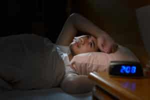Deze afbeelding laat zien dat slecht slapen veroorzaakt kan worden door te veel vitamine B6.